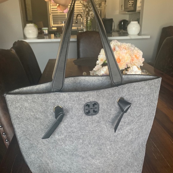 Tory Burch leather and felt tote - Picture 5 of 6